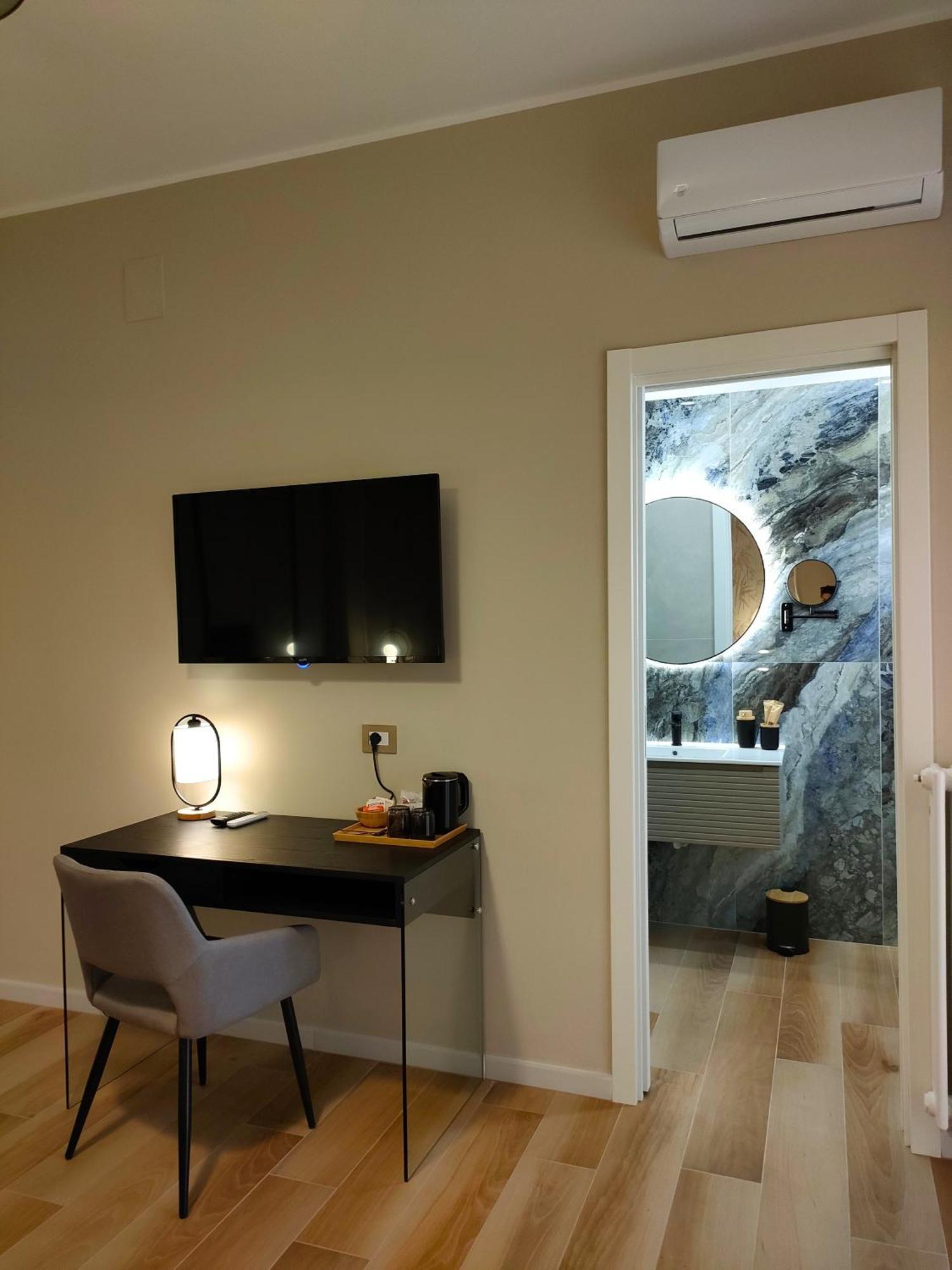 Agape Charme Rooms 巴里 外观 照片